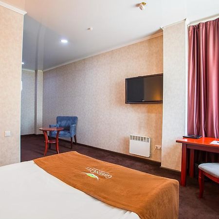 Green City Hotel Бишкек Екстериор снимка