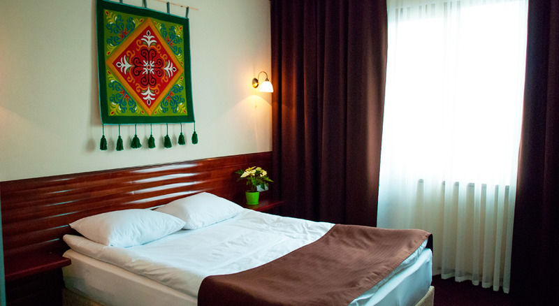 Green City Hotel Бишкек Екстериор снимка