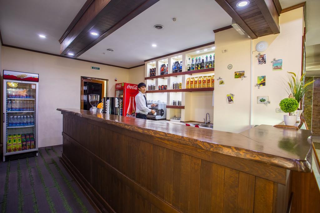 Green City Hotel Бишкек Екстериор снимка