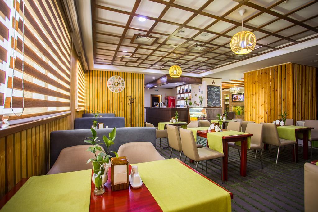 Green City Hotel Бишкек Екстериор снимка