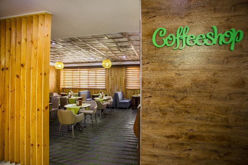 Green City Hotel Бишкек Екстериор снимка