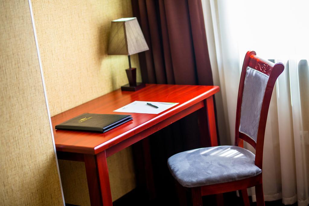 Green City Hotel Бишкек Екстериор снимка