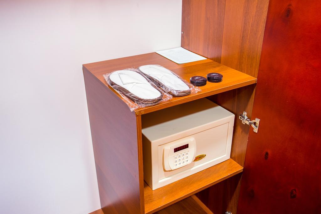 Green City Hotel Бишкек Екстериор снимка