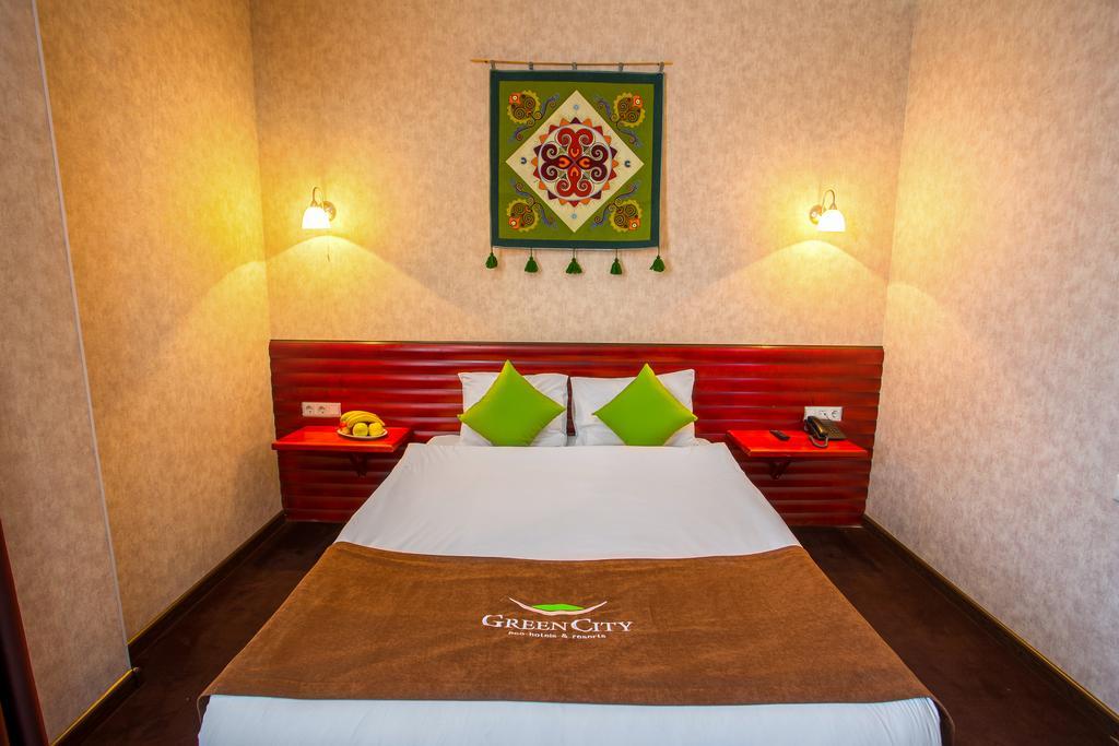 Green City Hotel Бишкек Екстериор снимка