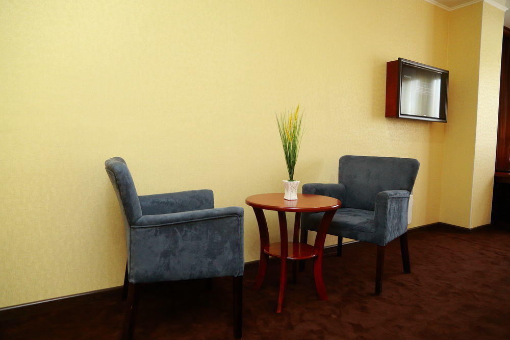 Green City Hotel Бишкек Екстериор снимка
