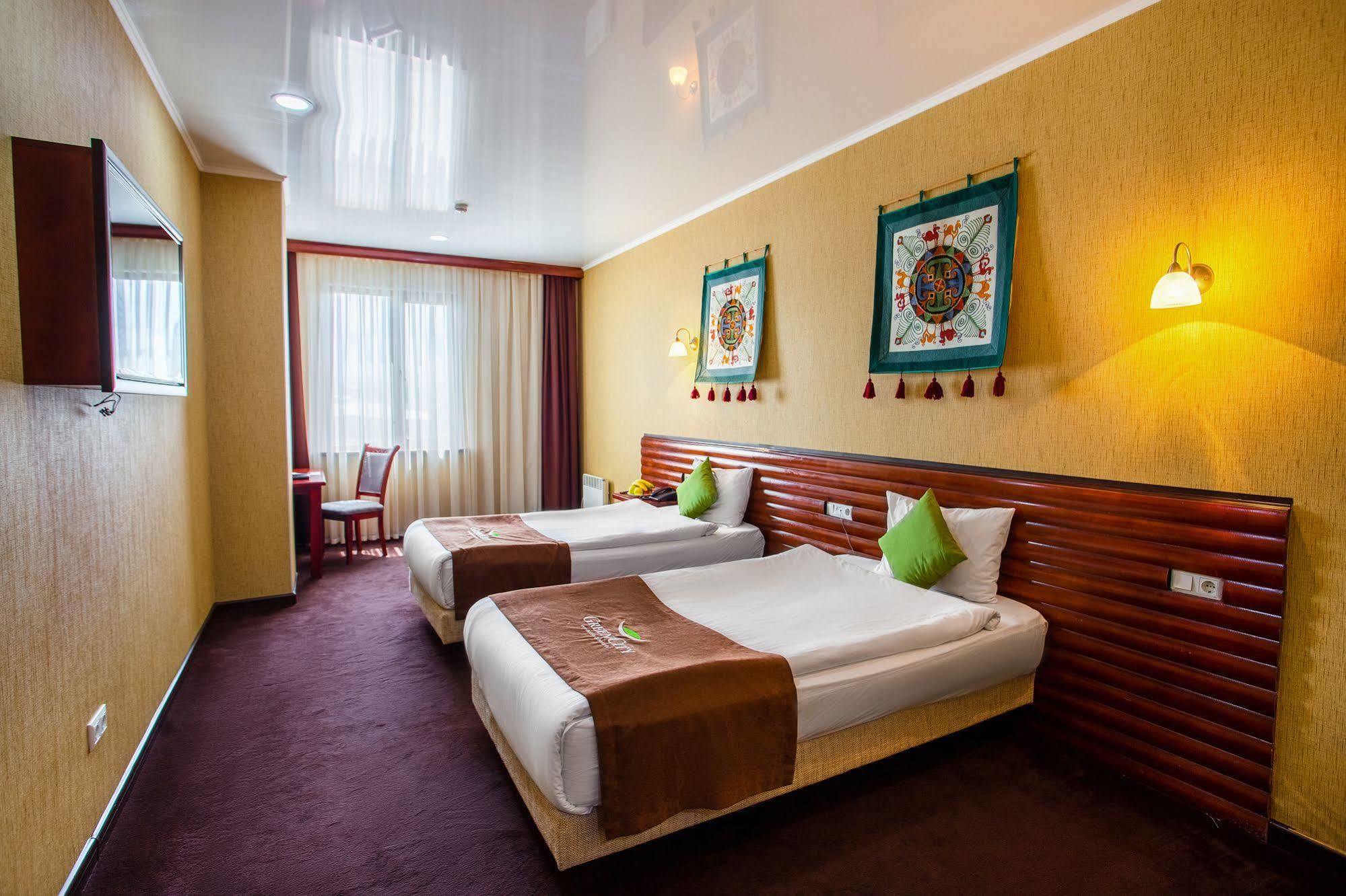 Green City Hotel Бишкек Екстериор снимка